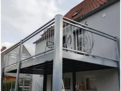 Balkone^Designbalkon Large 350 x 300 x 290cm Holzfußboden mit Stabgeländer