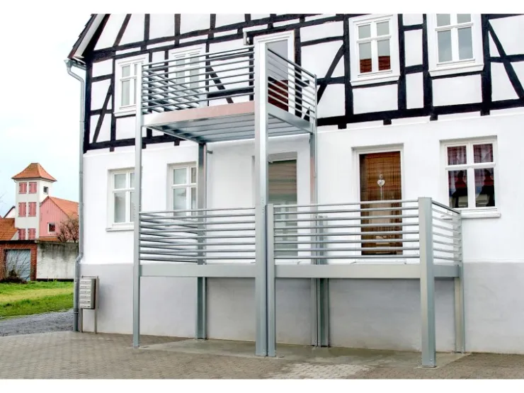 Balkone* Designbalkon Large 350 x 300 x 290cm Holzboden mit Lamellengeländer